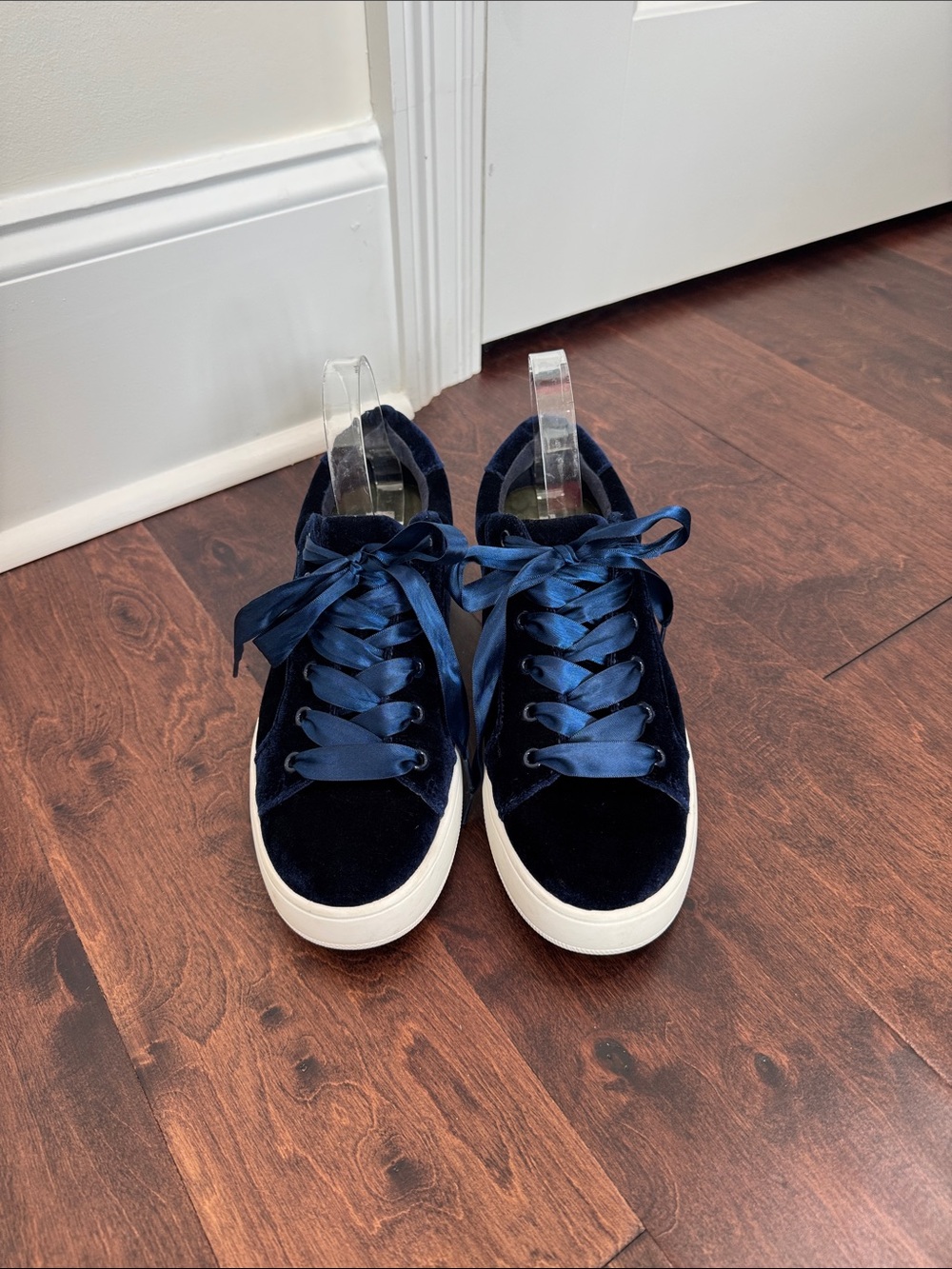 Steve Madden Bertie V Women’s Blue Velvet Velour Shoes, Ribbon Laces, size 11 - Picture 5 of 9